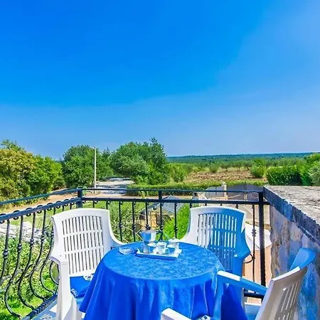 Sleeps 8 Pool Wifi
