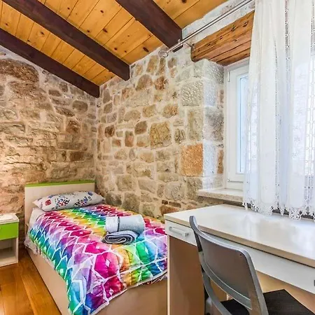 Sleeps 8 Pool Wifi